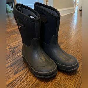 BOGS black size 2